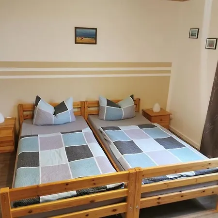 Kubis Modern Retreat